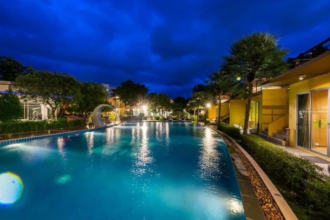 Bangkok.Grand.Resort Bang Bo Esterno foto