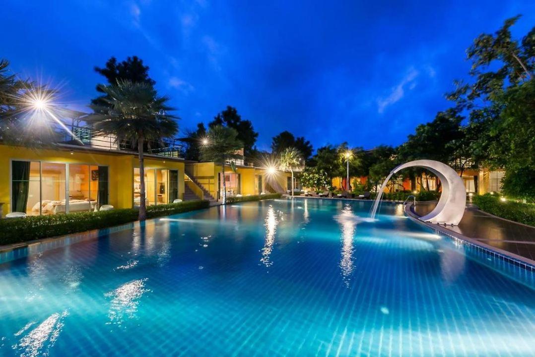 Bangkok.Grand.Resort Bang Bo Esterno foto