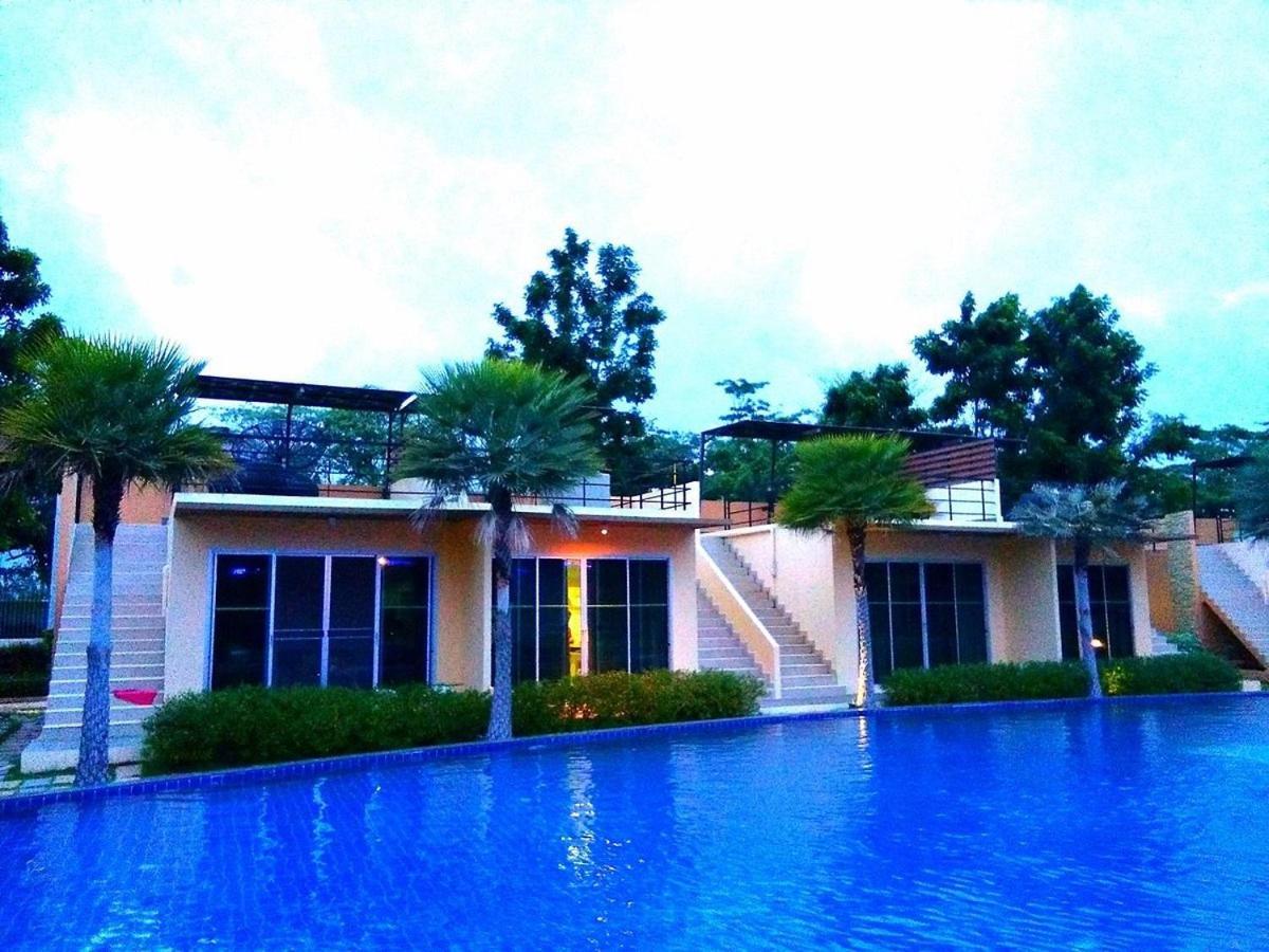 Bangkok.Grand.Resort Bang Bo Esterno foto